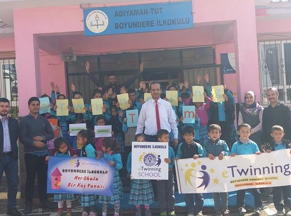 Boyundere İlkokulu Arttık Bir ´´e-Twinning School´´ Proje Okulu